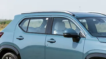होंडा एलिवेट साइड ग्लास हाउसिंग