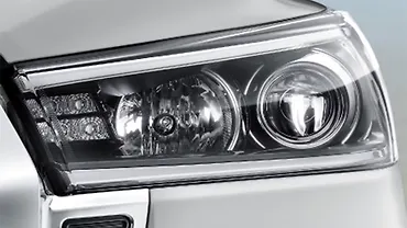 Toyota Innova Crysta Headlight