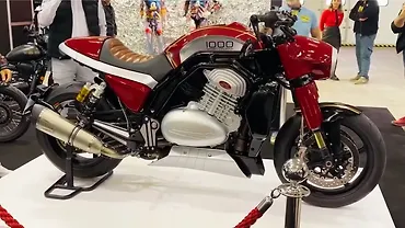 Checkout this Jawa 1000 Sport Cruiser Concept