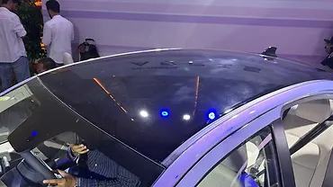 टाटा एरिस कार की छत
