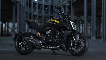 Ducati Diavel V4 Black Roadster Launching Soon