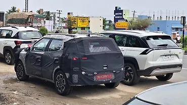 Hyundai Bayon Spotted beside Maruti Victoris