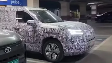 MG Hector Hawk Right Front Three Quarter