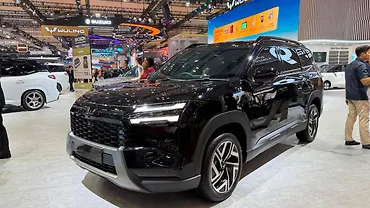 MG Hector Hawk Front View