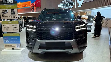 MG Hector Hawk Front View