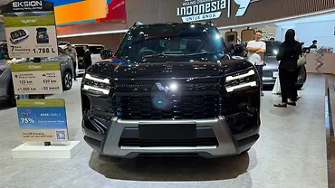 MG Hector Hawk Front View