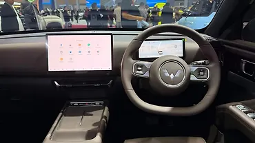 MG Hector Hawk Steering Mounted Controls