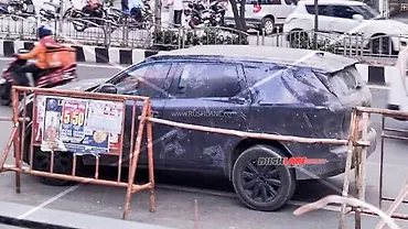 Renault Three-row SUV Spied on Test Renault Three-row SUV Spied on Test