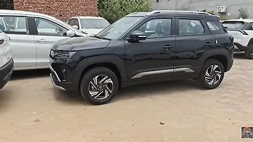 मारुति सुज़ुकी ब्रेज़ा फ़ेसलिफ्ट लॉन्च से पहले लीक, नया इंजन और कई नए फ़ीचर्स आए सामने