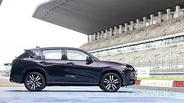 Honda ZR-V Right Side View
