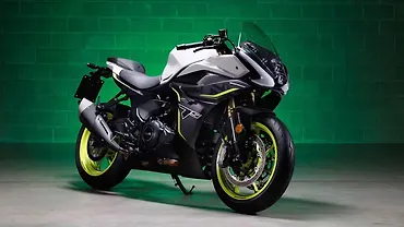 2023 Kawasaki ZX-25RR launched in Indonesia at Rs 7 lakh! - BikeWale