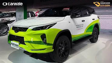 Toyota Fortuner Right Front Three Quarter