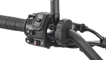 GIVI S120 Handlebar Charger for Motorcycles and Scooters GIVI S120 Handlebar Charger for Motorcycles and Scooters