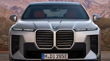 बीएमडब्ल्यू i7 Facelift ग्रिल्ल