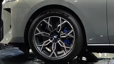 BMW i7 Wheel