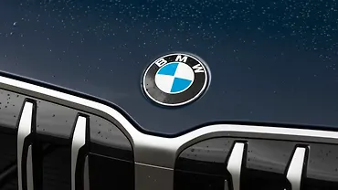BMW X1 LWB Front Logo BMW X1 LWB Front Logo