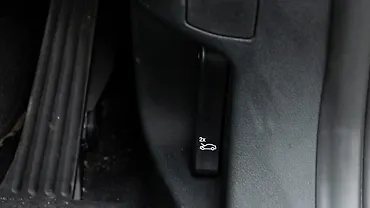 BMW X1 LWB Bonnet/Hood release BMW X1 LWB Bonnet/Hood release