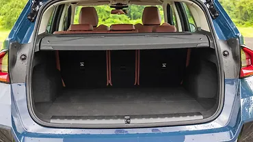 BMW X1 LWB Bootspace with Parcel Tray/Retractable BMW X1 LWB Bootspace with Parcel Tray/Retractable