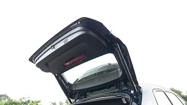 BMW X1 LWB Open Boot/Trunk BMW X1 LWB Open Boot/Trunk