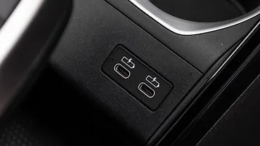 BMW X1 LWB USB Port/AUX/Power Socket/Wireless Charging BMW X1 LWB USB Port/AUX/Power Socket/Wireless Charging