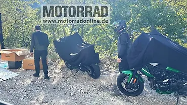 Upcoming Kawasaki Versys 900 Spotted Testing Abroad Upcoming Kawasaki Versys 900 Spotted Testing Abroad