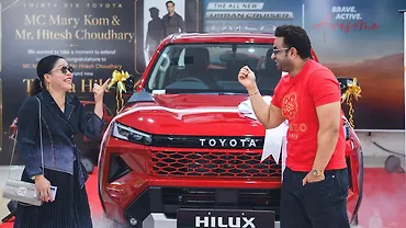 Toyota Kirloskar Motor begins Hilux facelift deliveries in India; first unit handed to Olympic medalist M.C. Mary Kom in Delhi-NCR