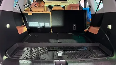 MG Hector Tomahawk EV Bootspace