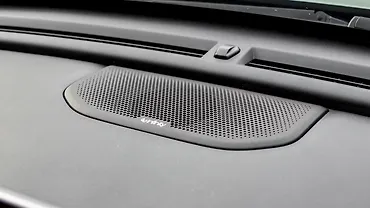 एमजी Hector Tomahawk EV सेंट्रल डैशबोर्ड - टॉप स्टोरेज/स्पीकर