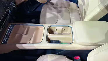 MG Hector Tomahawk EV Cup Holders