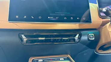MG Hector Tomahawk EV Front Centre Air Vents