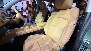 MG Hector Tomahawk EV Front Row Seats