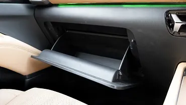 एमजी Hector Tomahawk EV ग्लोव बॉक्स