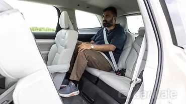 वॉल्वो EX90 तीसरी रो की सीट्स वॉल्वो EX90 तीसरी रो की सीट्स