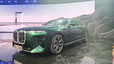 New BMW 7 Series and i7 Launched in India at Rs. 1.95 Crore 