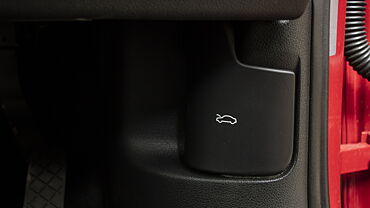 Audi Q2 Bonnet/Hood release