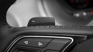 Q2 Left Paddle Shifter Image, Q2 Photos in India - CarWale