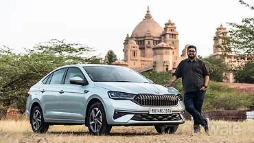 स्कोडा स्लाविया फेसलिफ्ट 1.5 TSI AT फर्स्ट ड्राइव रिव्यू