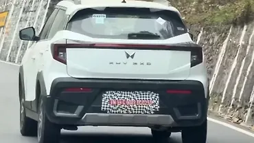 महिंद्रा XUV 3XO CNG लॉन्च से पहले टेस्टिंग के दौरान दिखाई दी