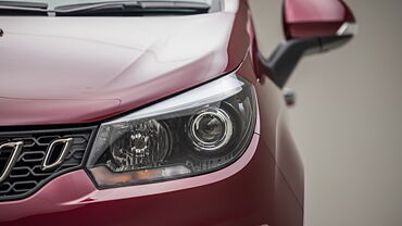 Discontinued Mahindra Marazzo 2018 Headlight