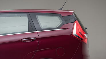 Mahindra Marazzo [2018-2020] Rear Quarter Glass