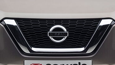 Nissan Kicks Front Logo