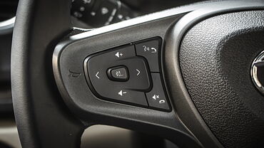 Tata Altroz Left Steering Mounted Controls