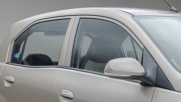 Hyundai Santro Side Glass Housing