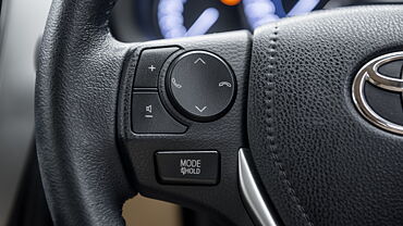 Toyota Yaris Left Steering Mounted Controls
