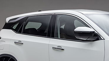 Discontinued Tata Harrier 2023 Side Glass Housing