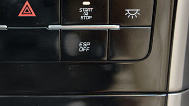 महिंद्रा XUV500 ईएसपी बटन