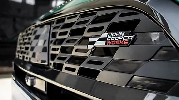 मिनी कंट्रीमैन सामने की बैज