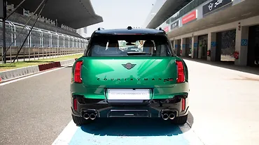 मिनी कंट्रीमैन पीछे का व्यू