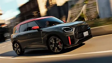 मिनी कंट्रीमैन राइट साइड का दृश्य