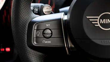 मिनी कंट्रीमैन बाईं स्टीयरिंग पर माउंटेड कंट्रोल्स